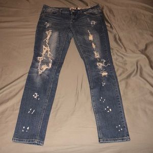 Ripped skinny jeans!!